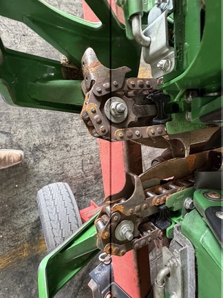 2023 John Deere C8R Header Corn Head