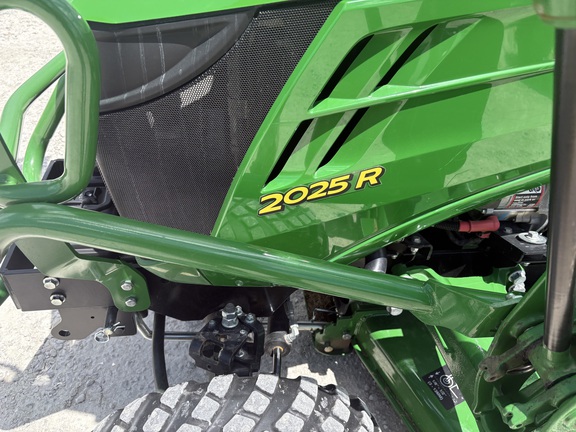 2021 John Deere 2025R Tractor Compact