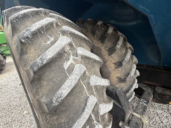 2018 Kinze 1300 Grain Cart