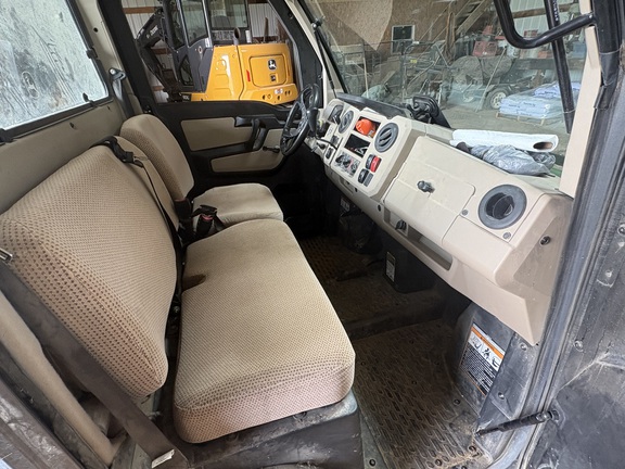 2019 John Deere XUV 835R ATV