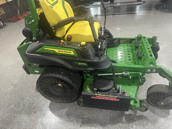 2025 John Deere Z965R Mower/Zero Turn
