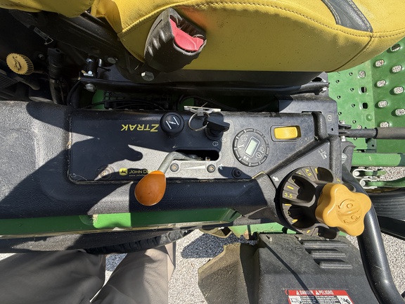 2021 John Deere Z950M Mower/Zero Turn