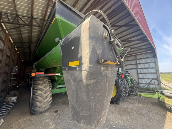 2010 Unverferth 882 Grain Cart