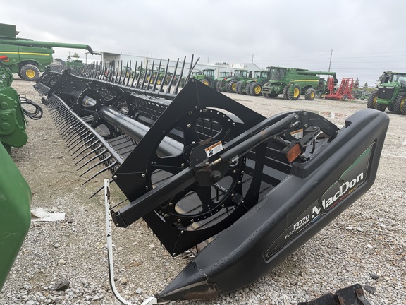 2010 MacDon FD70-40 Header Combine