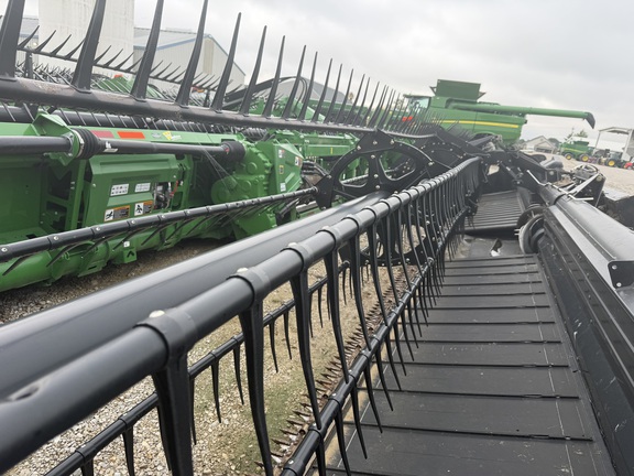 2010 MacDon FD70-40 Header Combine