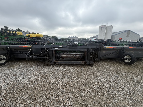 2010 MacDon FD70-40 Header Combine