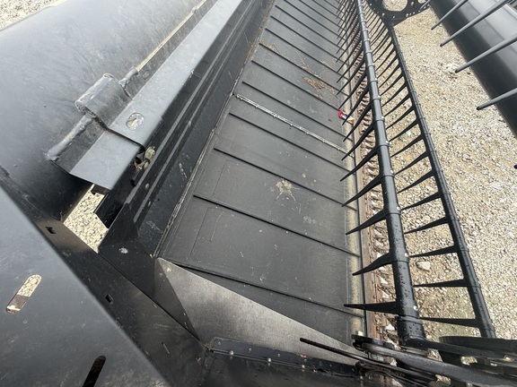 2010 MacDon FD70-40 Header Combine