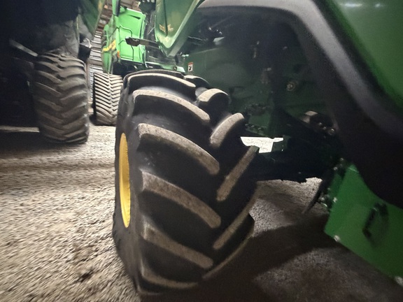 2024 John Deere X9 1000 Combine
