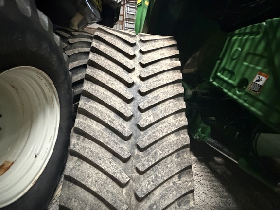 2024 John Deere X9 1000 Combine