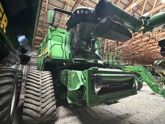 2024 John Deere X9 1000 Combine