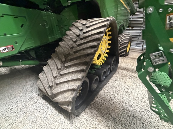 2024 John Deere X9 1000 Combine
