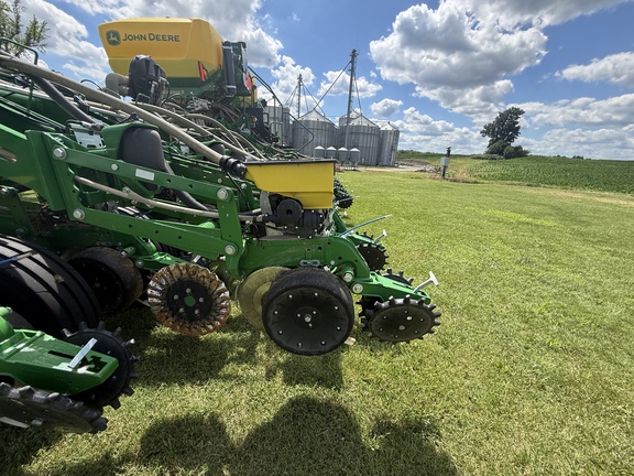 2026 John Deere 1795 Planter