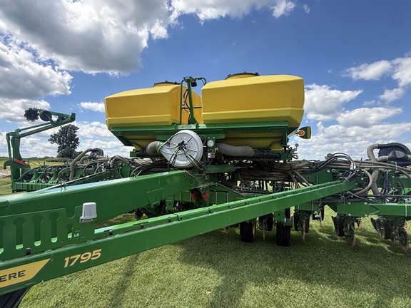2026 John Deere 1795 Planter