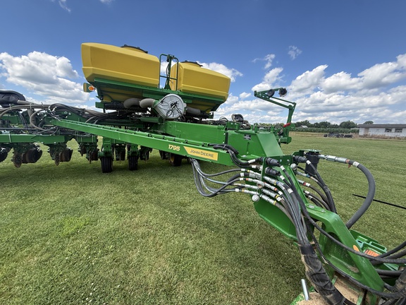 2026 John Deere 1795 Planter