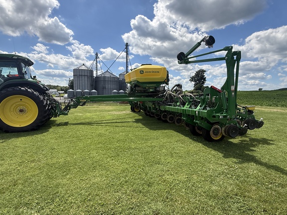 2026 John Deere 1795 Planter