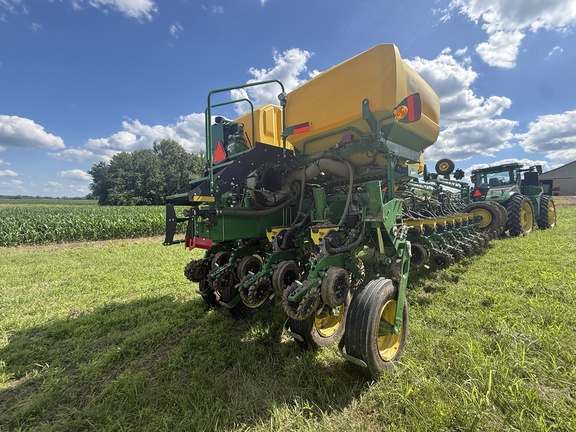 2026 John Deere 1775NT Planter