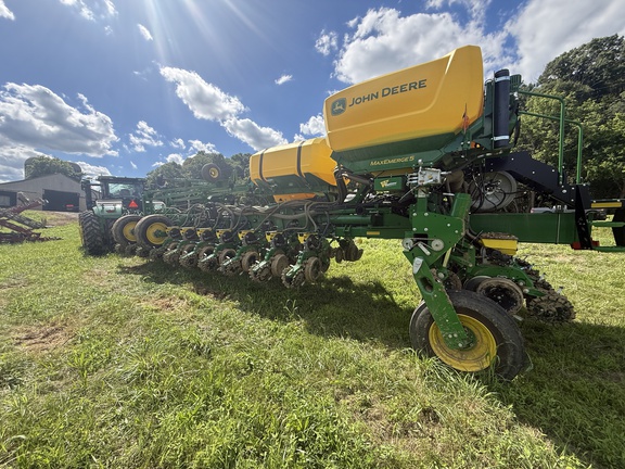 2026 John Deere 1775NT Planter