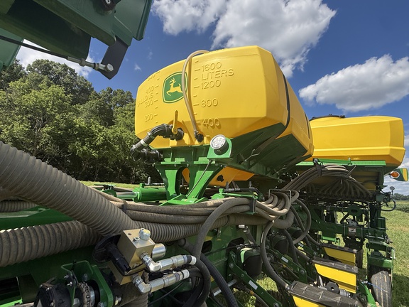 2026 John Deere 1775NT Planter