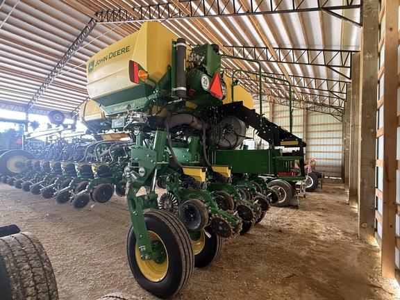 2025 John Deere 1775NT Planter