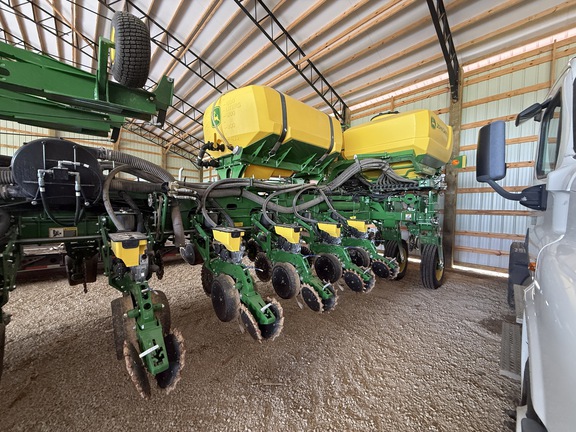 2025 John Deere 1775NT Planter