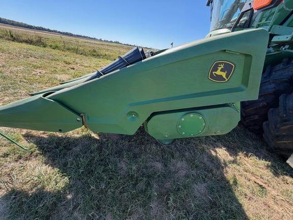 2022 John Deere C8R Header Corn Head