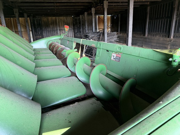 2016 John Deere 608C Header Corn Head
