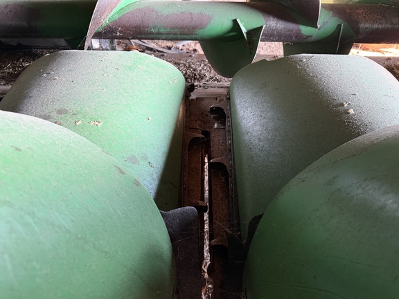 2016 John Deere 608C Header Corn Head