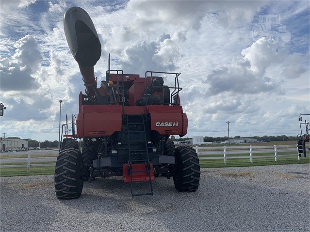 2010 Case IH 8120 Combine