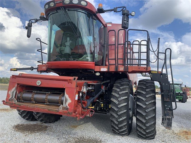 2010 Case IH 8120 Combine