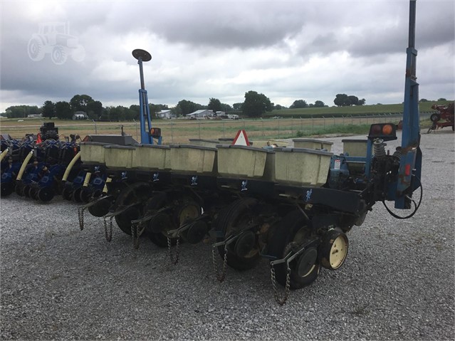 1999 Kinze 2000 Planter