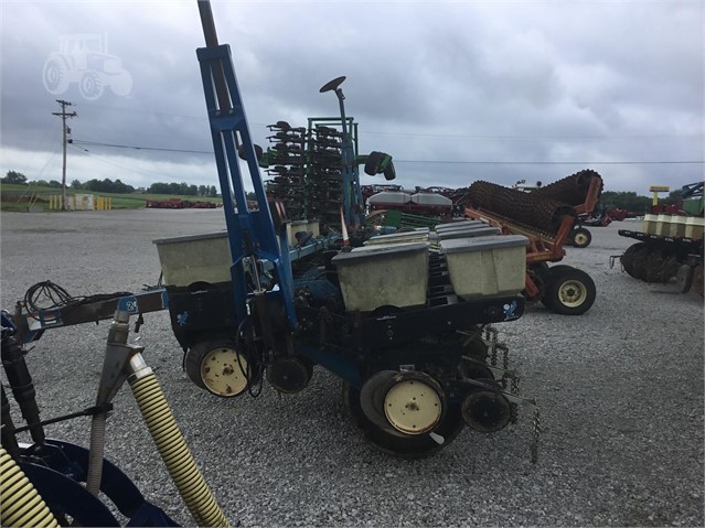 1999 Kinze 2000 Planter