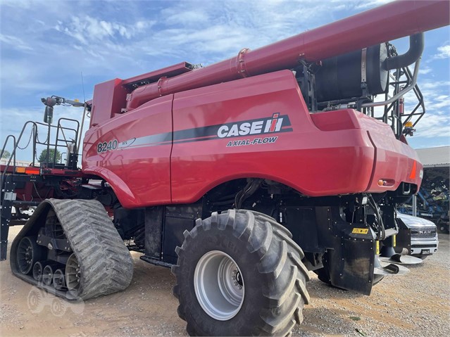 2018 Case IH 8240 Combine