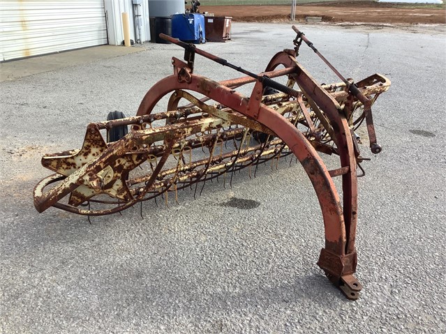 New Holland 56 Rake/Hay