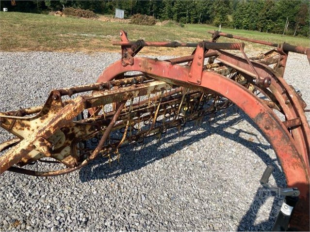 New Holland 56 Rake/Hay