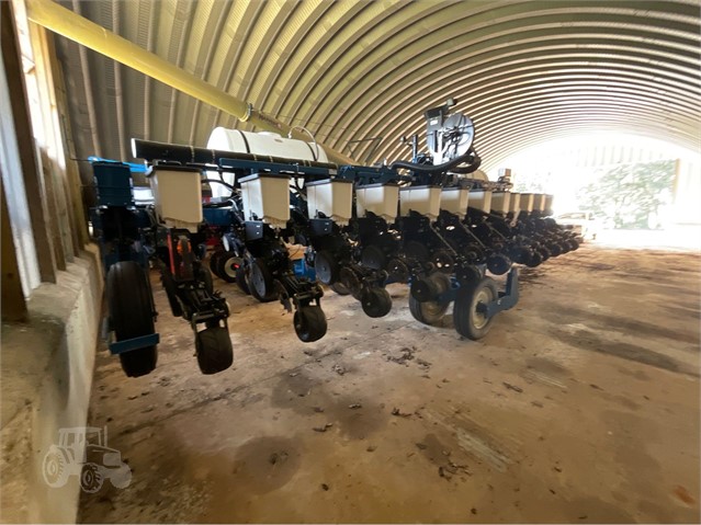 2018 Kinze 3600 Planter