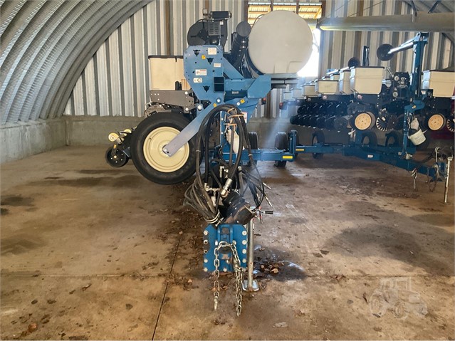 2018 Kinze 3600 Planter