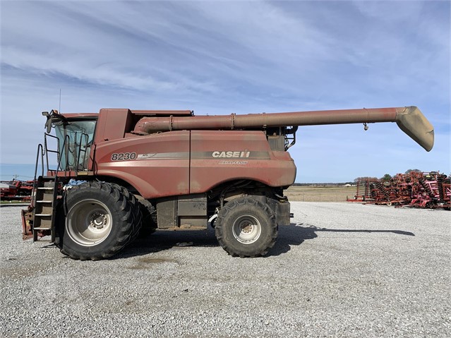 2014 Case IH 8230 Combine