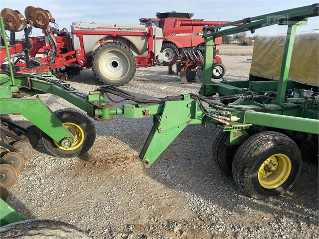 John Deere 750 Drill/Grain