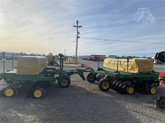 John Deere 750 Drill/Grain