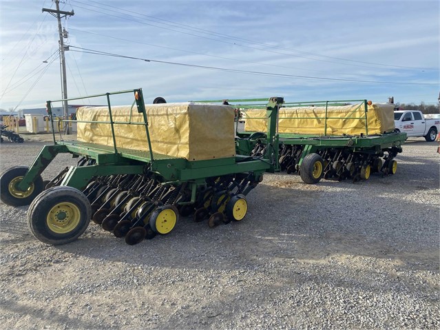 John Deere 750 Drill/Grain