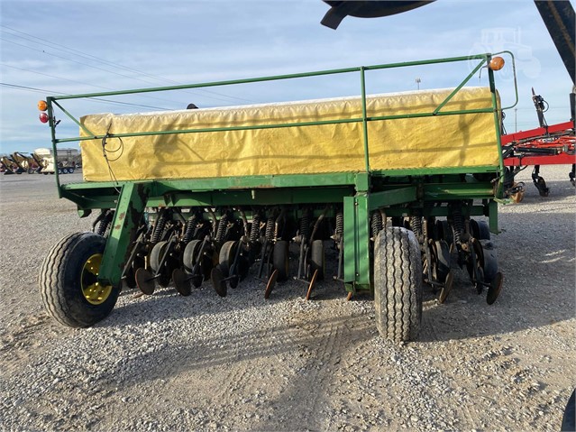 John Deere 750 Drill/Grain