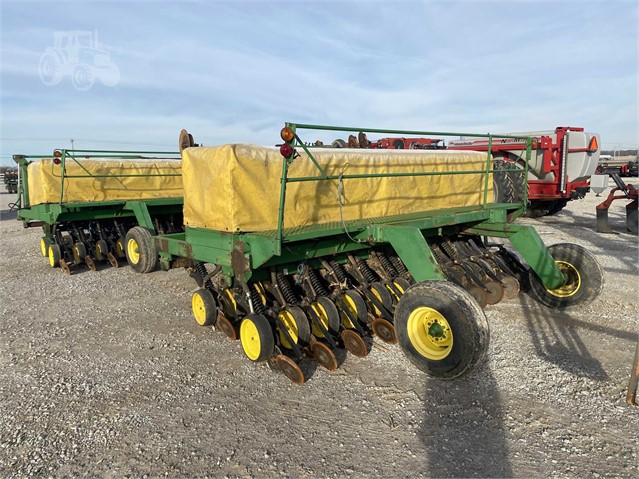 John Deere 750 Drill/Grain