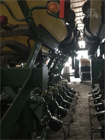 2012 John Deere 1790 CCS Planter