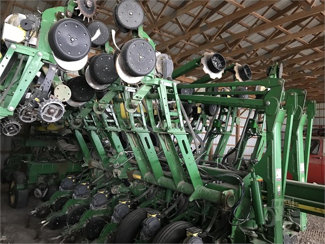 2012 John Deere 1790 CCS Planter