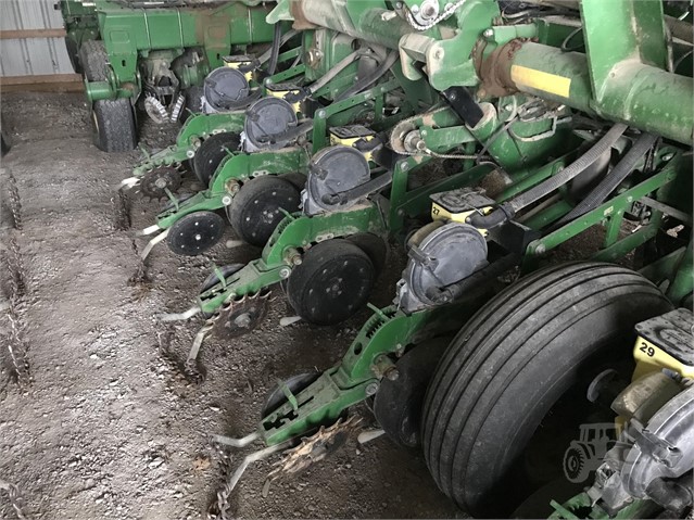 2012 John Deere 1790 CCS Planter