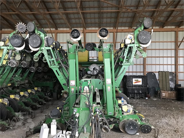 2012 John Deere 1790 CCS Planter