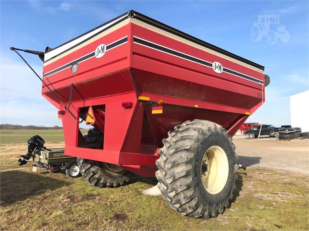 2009 J&M 750-14 Grain Cart