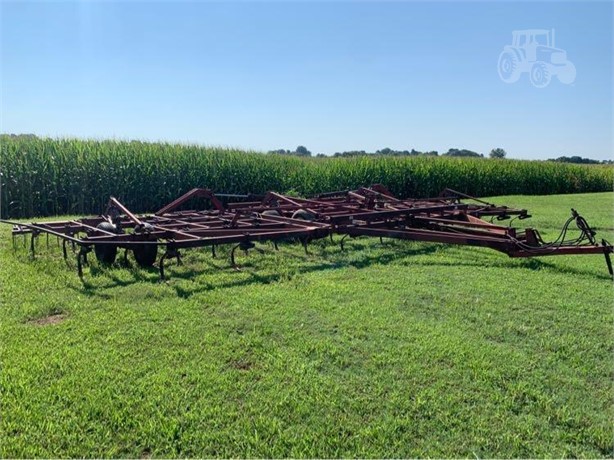 Case IH 4900 Field Cultivator