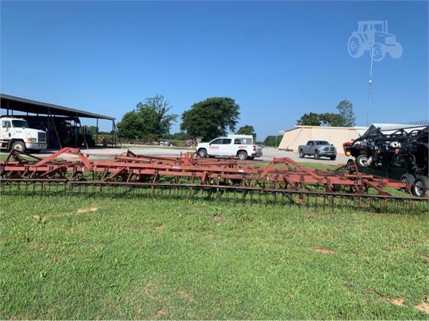 Case IH 4900 Field Cultivator