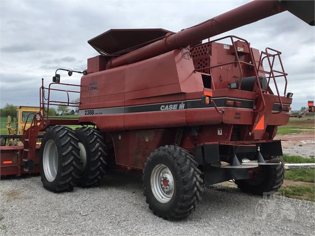 Case IH 2388 Combine